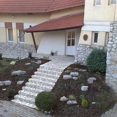 Marci Villa Pecs Exterior photo