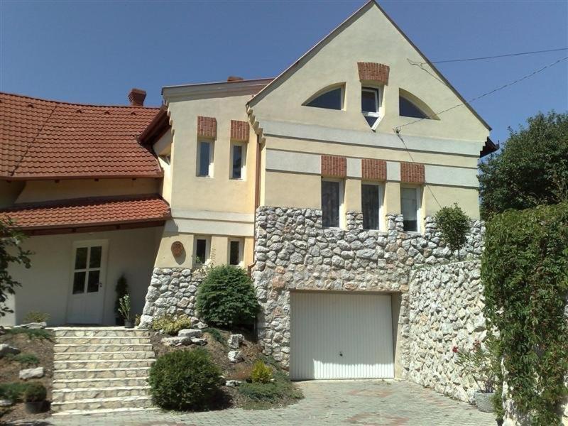 Marci Villa Pecs Exterior photo