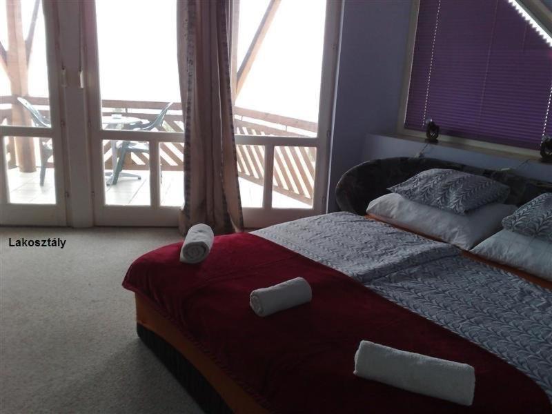 Marci Villa Pecs Room photo